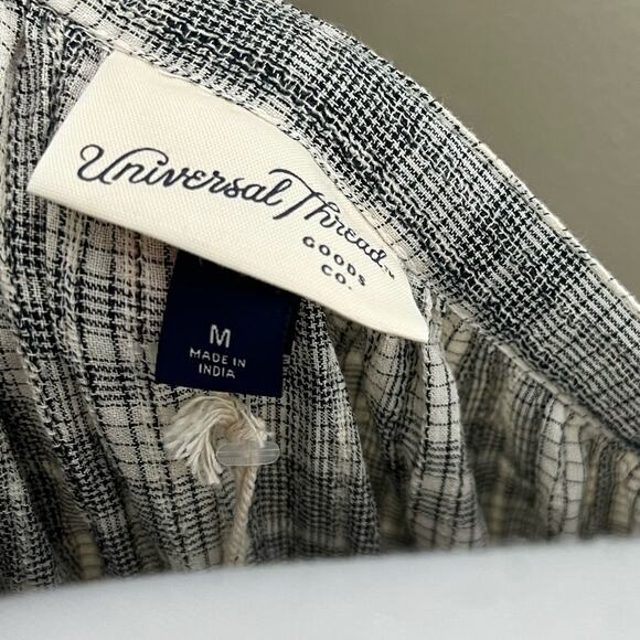 Universal Thread Milkmaid Top Medium Puff Sleeve Gray Woven Smocked Plaid New - Picture 9 of 11